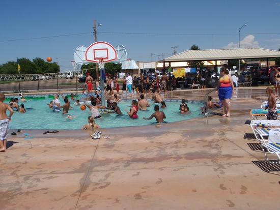 2 Year Old Drowns At Adventure Bay Family Water Park