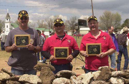 Elfers Wins 2011 Cow Chip Throw