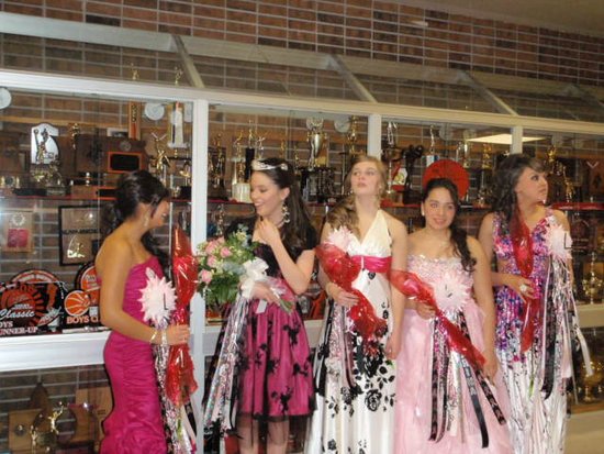 Juana Rivero Crowned LHS Homecoming Queen