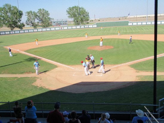 A Split Gives the Bee Jays the Series Win