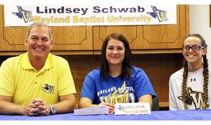 Seward’s Schwab Signs at Wayland Baptist