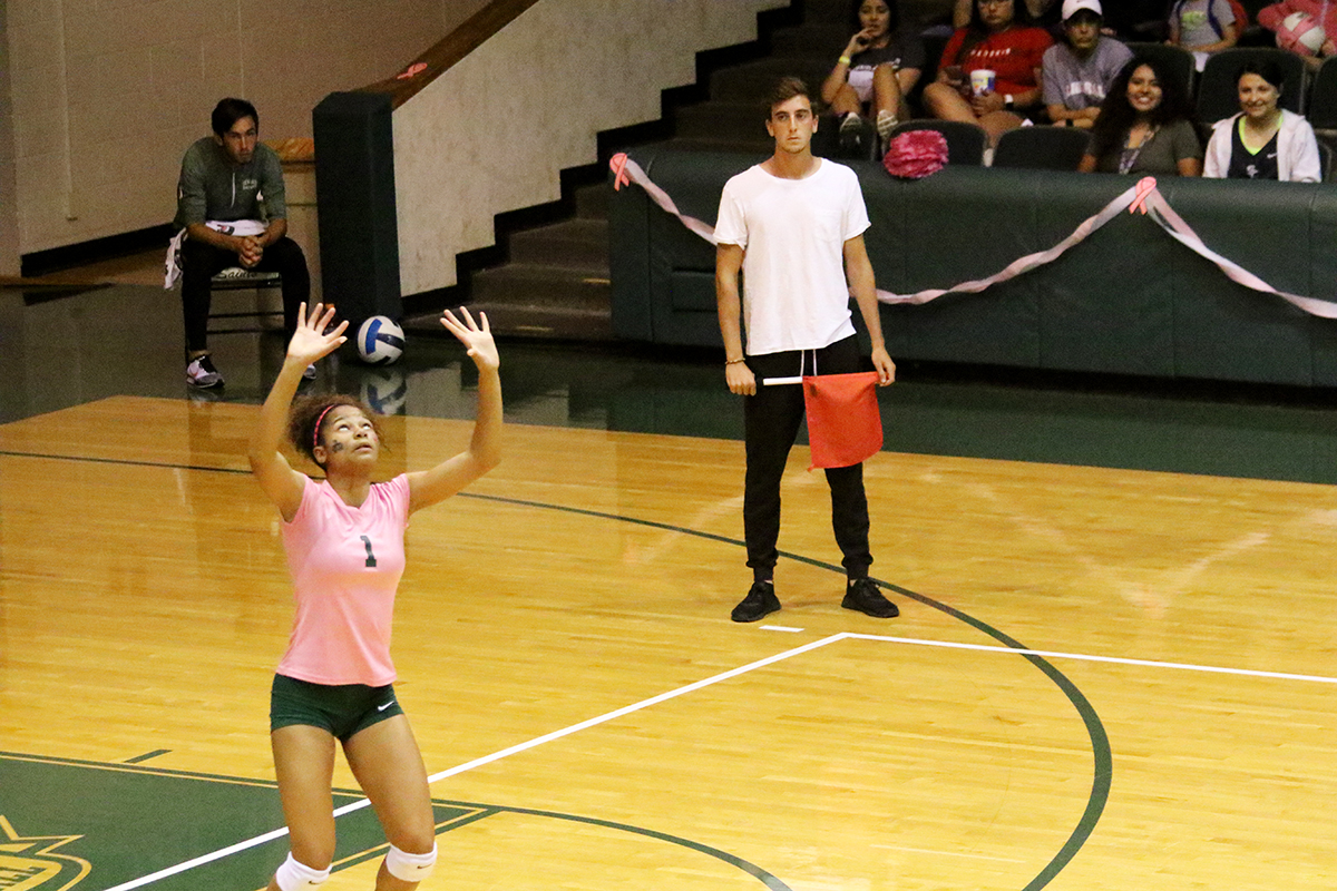 Seward Volleyball Extends Streaks with Win Over Pratt