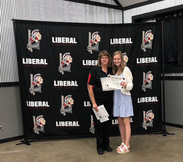 Savanna Hebbert Wins Stu Melchert Scholarship