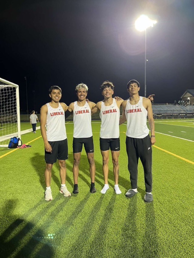 LHS 4×400 Team Logs State’s Best Time at Goddard