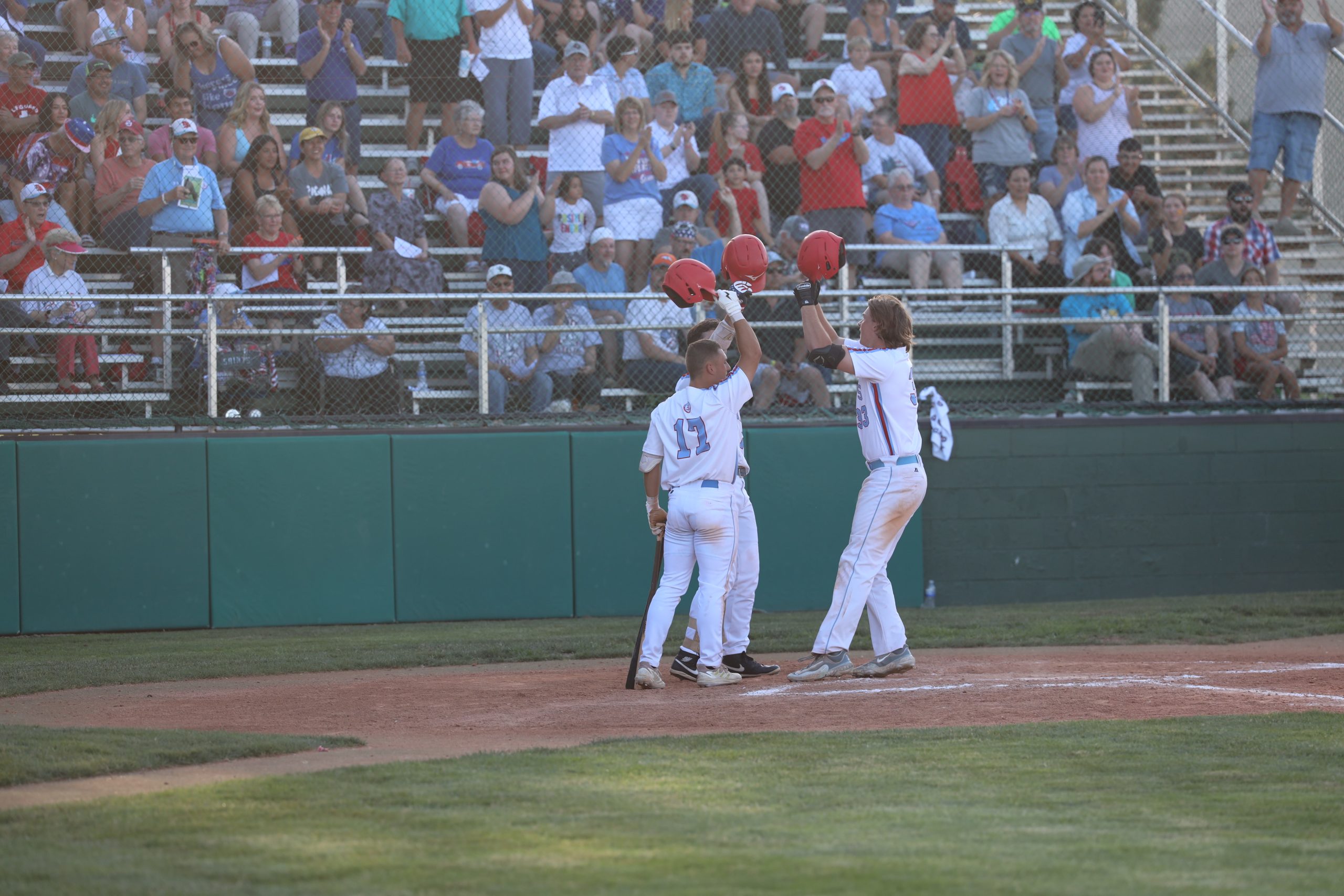 Three Home Runs in the Third on the 4th for Bee Jays